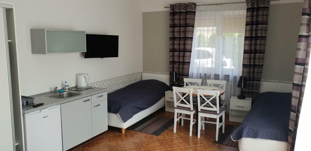 Dom Goscinny Ewa - 200 M Od Morza Dziwnów Exterior foto